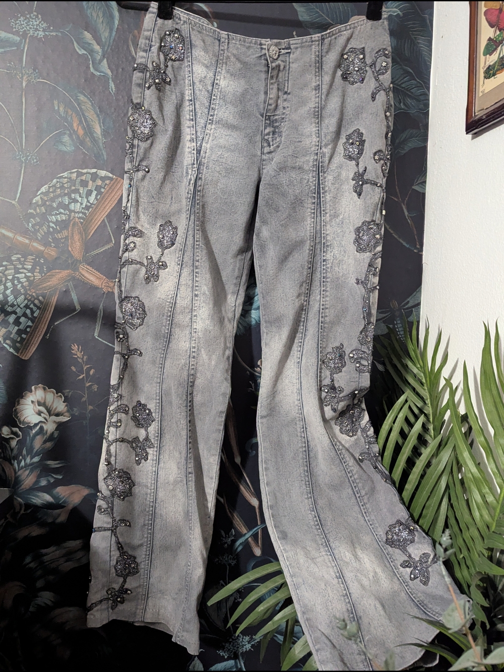 Foder Italy beaded floral embroidery Acid Wash Jeans Size 46